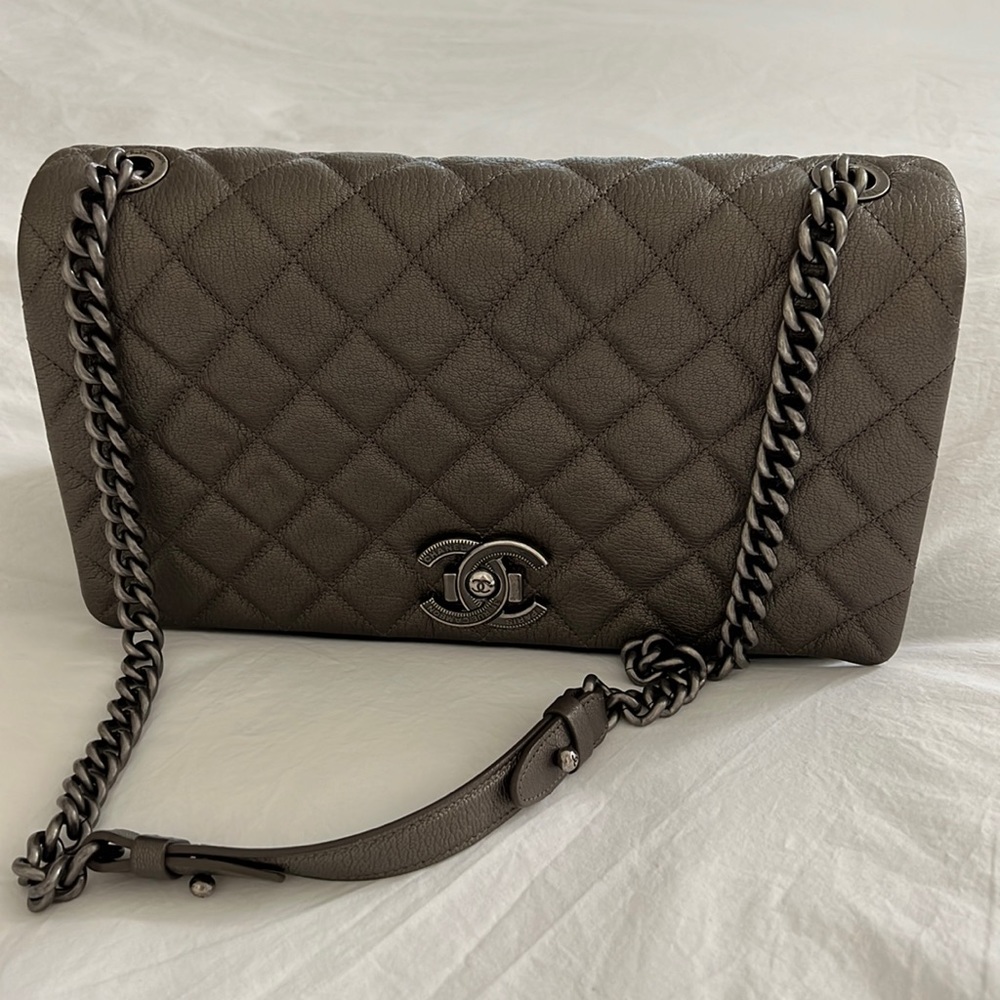 Chanel shoulder bag